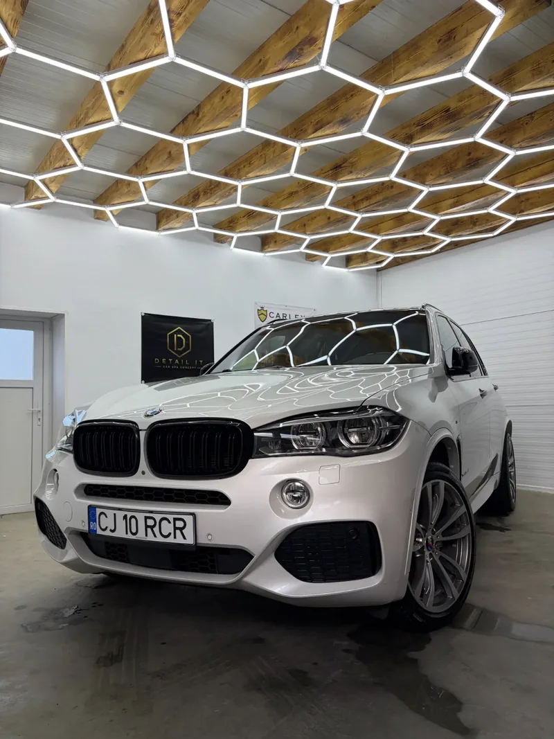 BMW X5 alb după mentenanță interior și exterior la Detail IT